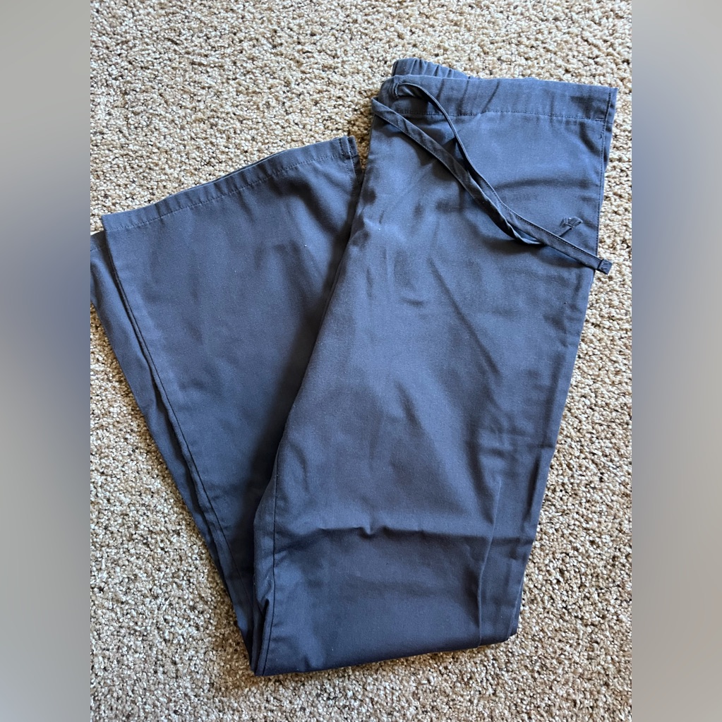 Set Cherokee Brand Scrubs